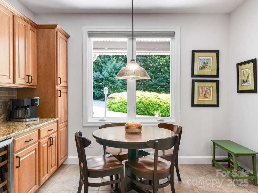 547 Pinnacle Peak Lane, Flat Rock, NC 28731.  MLS# CAR4287057, YatesRealty ID 30121. 
