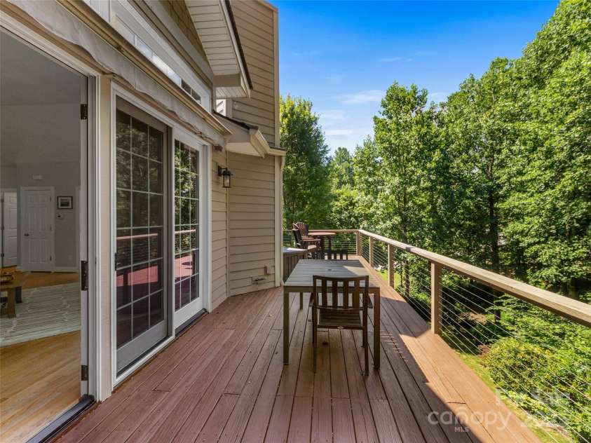 547 Pinnacle Peak Lane, Flat Rock, NC 28731.  MLS# CAR4287057, YatesRealty ID 30121. 