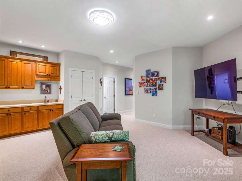 547 Pinnacle Peak Lane, Flat Rock, NC 28731.  MLS# CAR4287057, YatesRealty ID 30121. 