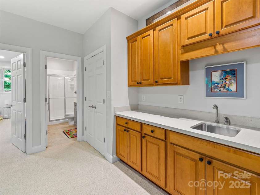 547 Pinnacle Peak Lane, Flat Rock, NC 28731.  MLS# CAR4287057, YatesRealty ID 30121. 