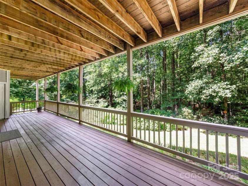 547 Pinnacle Peak Lane, Flat Rock, NC 28731.  MLS# CAR4287057, YatesRealty ID 30121. 