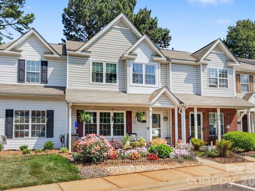 11629 Boxer Lane, Charlotte, NC 28269.  MLS# CAR4376110, YatesRealty ID 30122. 