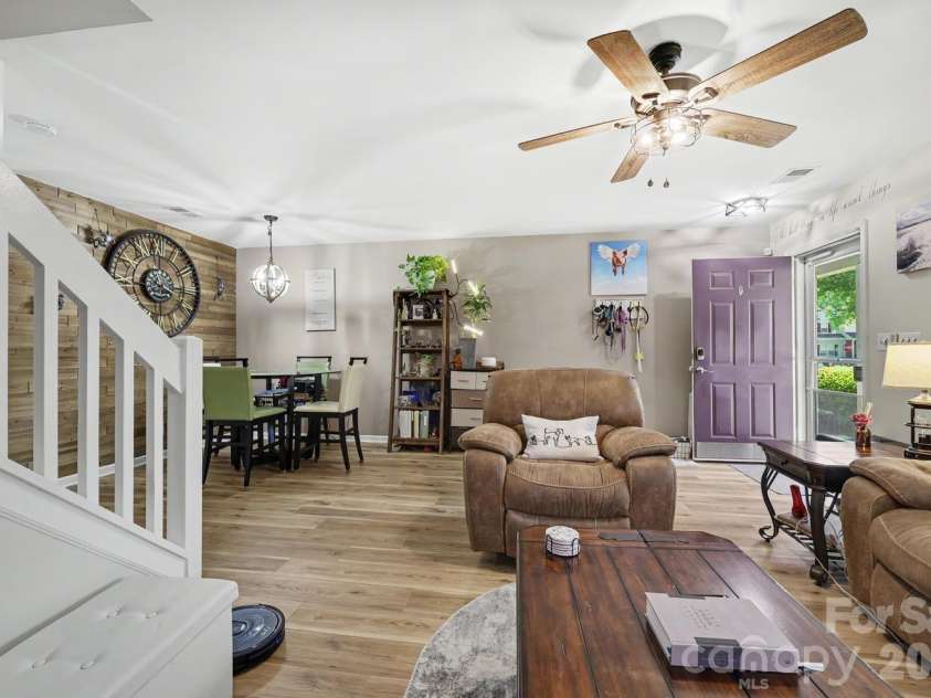 11629 Boxer Lane, Charlotte, NC 28269.  MLS# CAR4376110, YatesRealty ID 30122. 