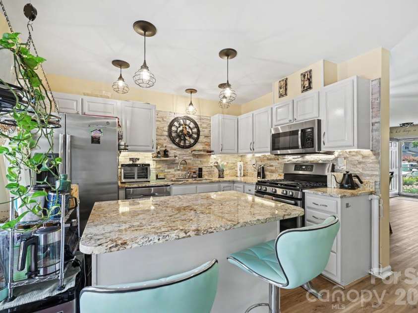 11629 Boxer Lane, Charlotte, NC 28269.  MLS# CAR4376110, YatesRealty ID 30122. 