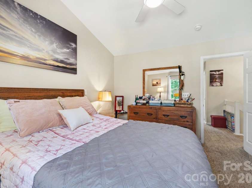 11629 Boxer Lane, Charlotte, NC 28269.  MLS# CAR4376110, YatesRealty ID 30122. 