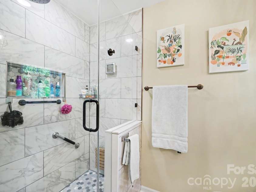 11629 Boxer Lane, Charlotte, NC 28269.  MLS# CAR4376110, YatesRealty ID 30122. Primary bath includes  separate shower and dual vanity