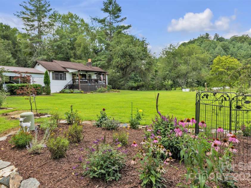 275 River Lane, West Jefferson, NC 28694.  MLS# CAR4285973, YatesRealty ID 30122. 