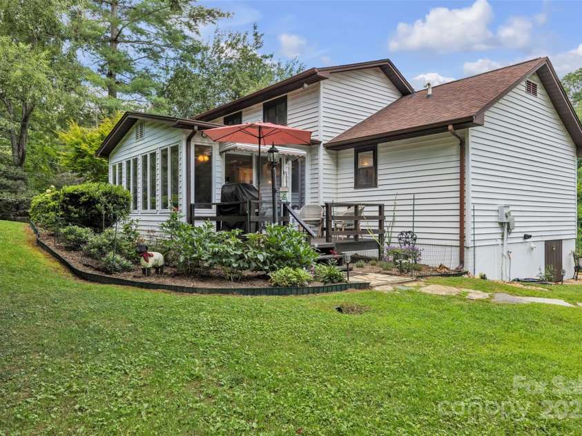 275 River Lane, West Jefferson, NC 28694.  MLS# CAR4285973, YatesRealty ID 30122. 