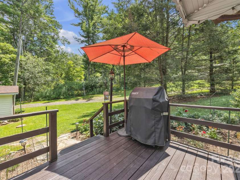 275 River Lane, West Jefferson, NC 28694.  MLS# CAR4285973, YatesRealty ID 30122. 