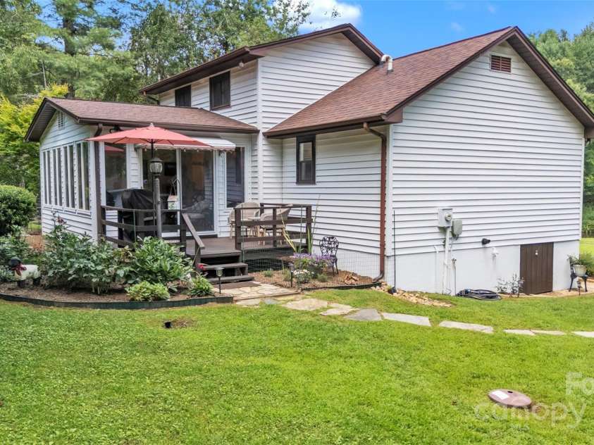 275 River Lane, West Jefferson, NC 28694.  MLS# CAR4285973, YatesRealty ID 30122. 