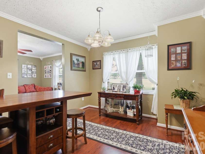 189 Chestnut Grove Road, Statesville, NC 28625.  MLS# CAR4392465, YatesRealty ID 30123. 