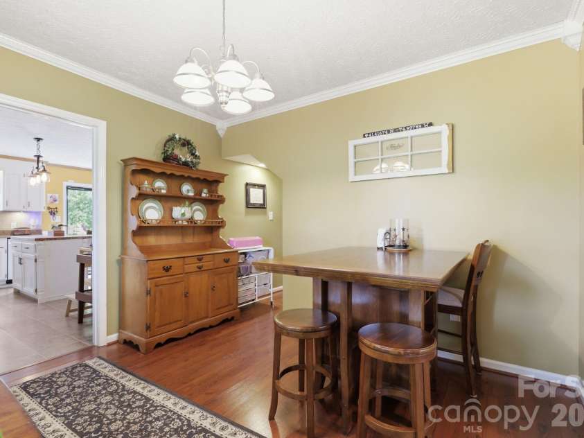 189 Chestnut Grove Road, Statesville, NC 28625.  MLS# CAR4392465, YatesRealty ID 30123. 
