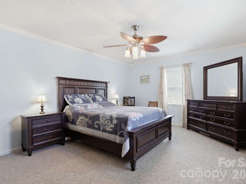 189 Chestnut Grove Road, Statesville, NC 28625.  MLS# CAR4392465, YatesRealty ID 30123. 