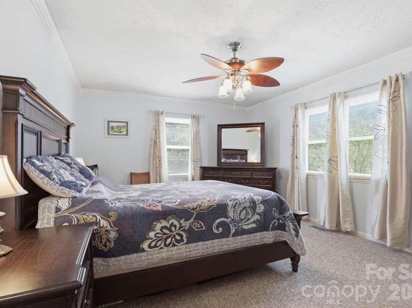 189 Chestnut Grove Road, Statesville, NC 28625.  MLS# CAR4392465, YatesRealty ID 30123. 
