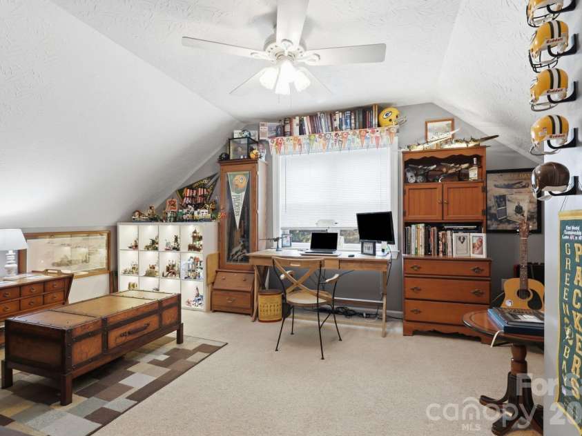 189 Chestnut Grove Road, Statesville, NC 28625.  MLS# CAR4392465, YatesRealty ID 30123. 
