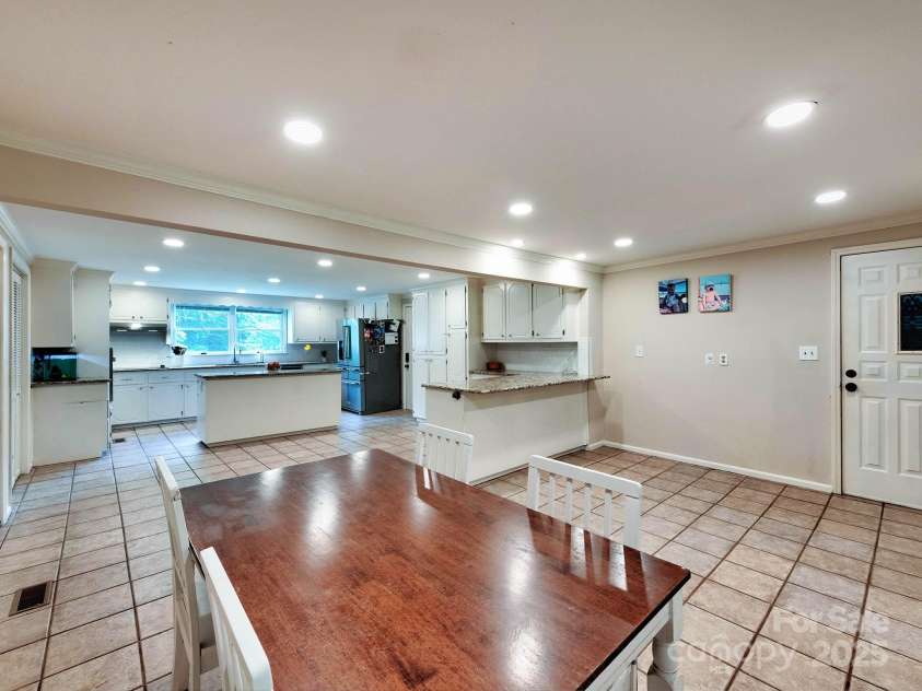 228 Parkwood Drive, Concord, NC 28027.  MLS# CAR4282049, YatesRealty ID 30123. 