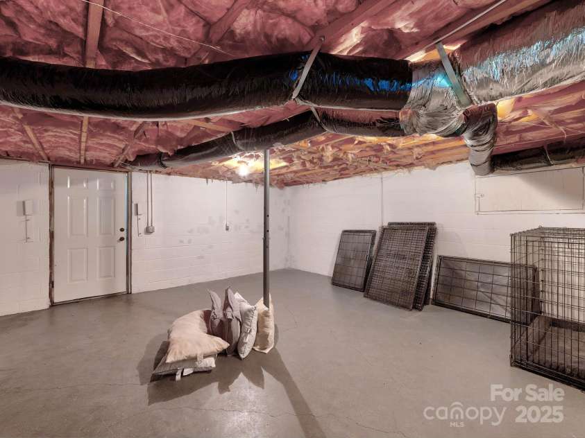 228 Parkwood Drive, Concord, NC 28027.  MLS# CAR4282049, YatesRealty ID 30123. 