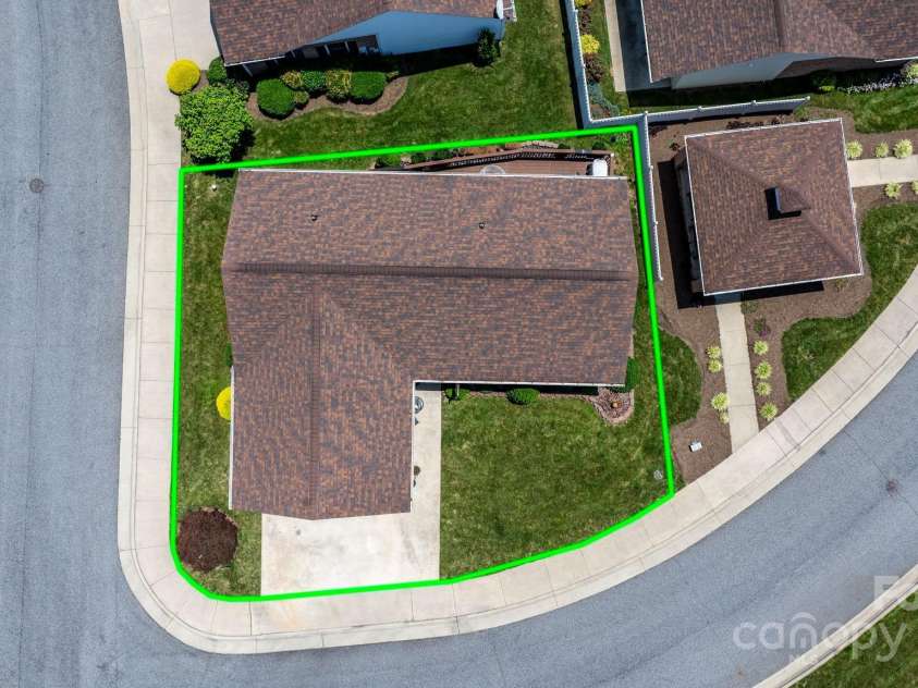 1206 Wexford Village Circle, Lenoir, NC 28645.  MLS# CAR4272221, YatesRealty ID 30124. 