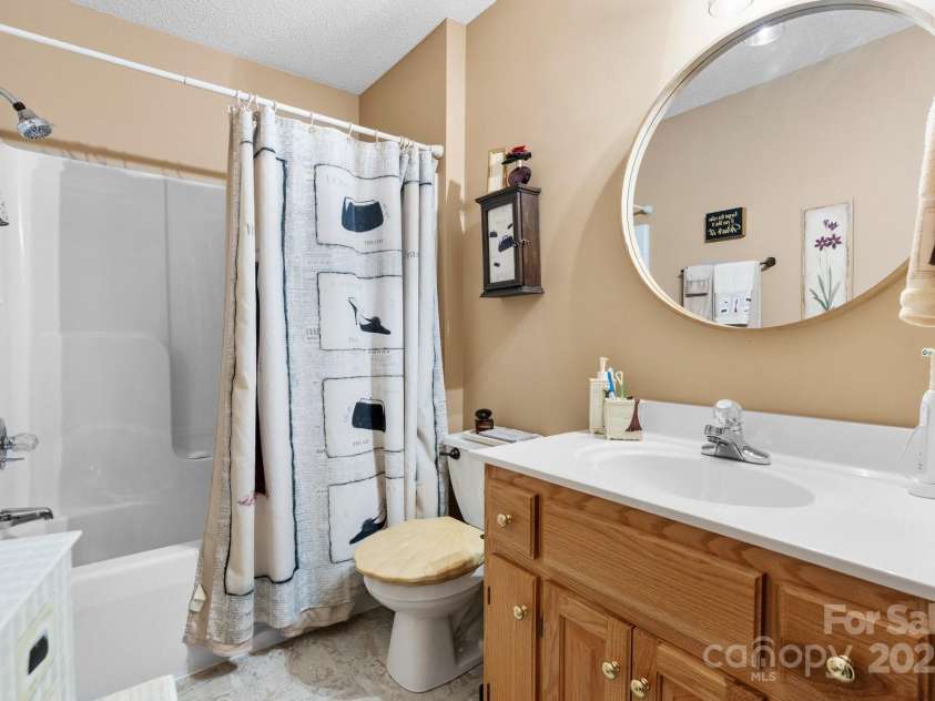 1206 Wexford Village Circle, Lenoir, NC 28645.  MLS# CAR4272221, YatesRealty ID 30124. 