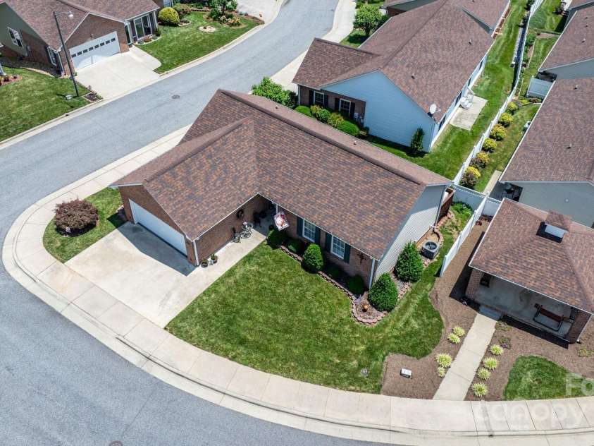 1206 Wexford Village Circle, Lenoir, NC 28645.  MLS# CAR4272221, YatesRealty ID 30124. 