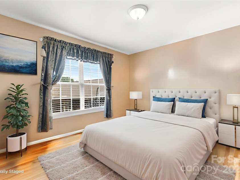 1206 Wexford Village Circle, Lenoir, NC 28645.  MLS# CAR4272221, YatesRealty ID 30124. VIRTUALLY STAGED