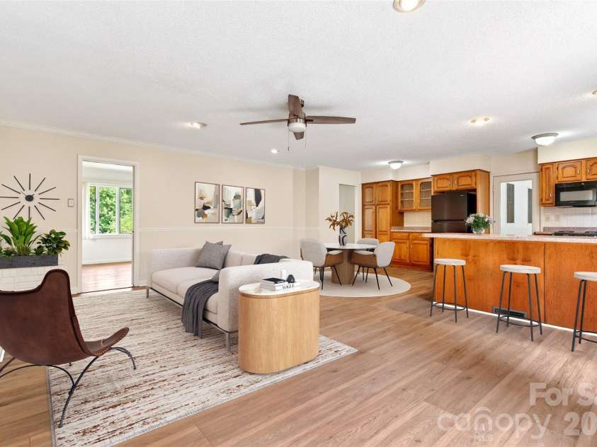 35 Mountain Terrace, Asheville, NC 28806.  MLS# CAR4386290, YatesRealty ID 30124. 