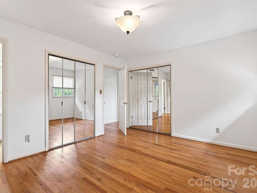 35 Mountain Terrace, Asheville, NC 28806.  MLS# CAR4386290, YatesRealty ID 30124. 