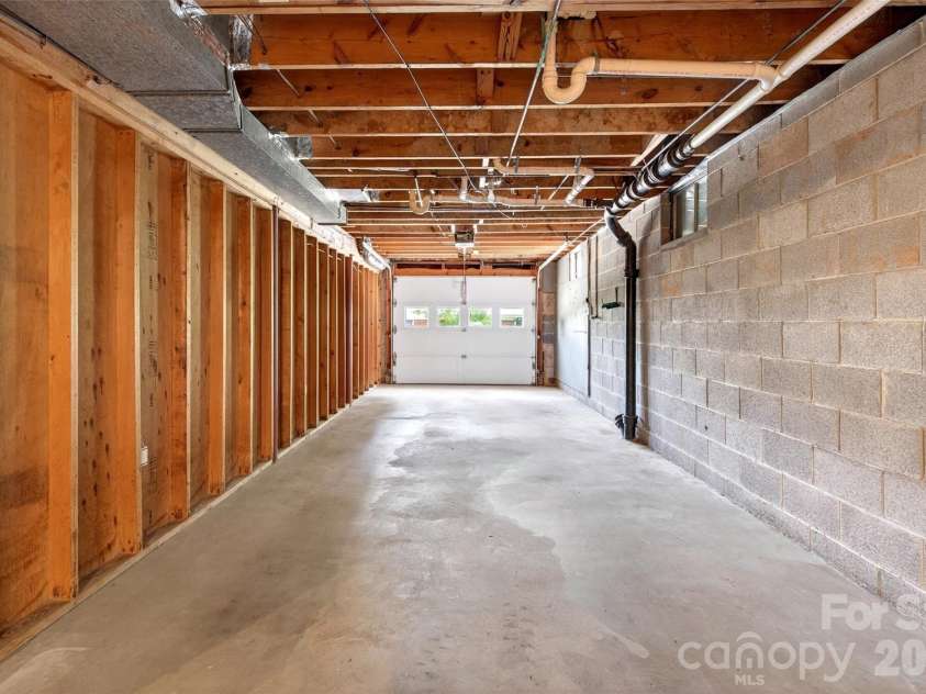 35 Mountain Terrace, Asheville, NC 28806.  MLS# CAR4386290, YatesRealty ID 30124. 