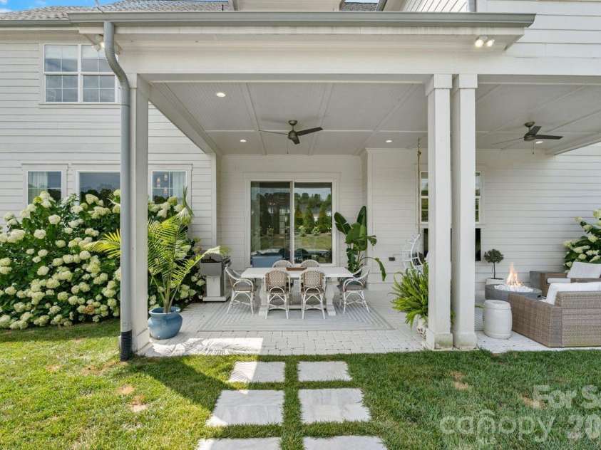 11113 Benjamin Smith Avenue, Huntersville, NC 28078.  MLS# CAR4388067, YatesRealty ID 30125. 