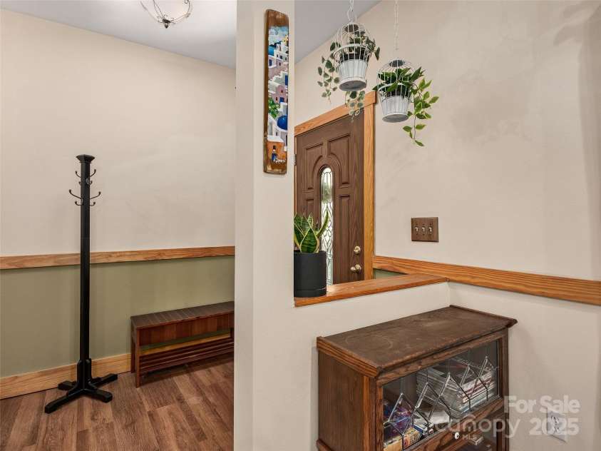 264 Charming Lane, Hendersonville, NC 28792.  MLS# CAR4283133, YatesRealty ID 30126. Entry Hall