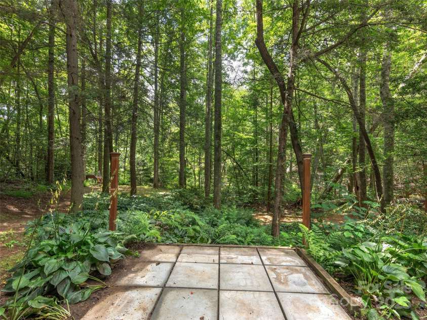 264 Charming Lane, Hendersonville, NC 28792.  MLS# CAR4283133, YatesRealty ID 30126. Patio