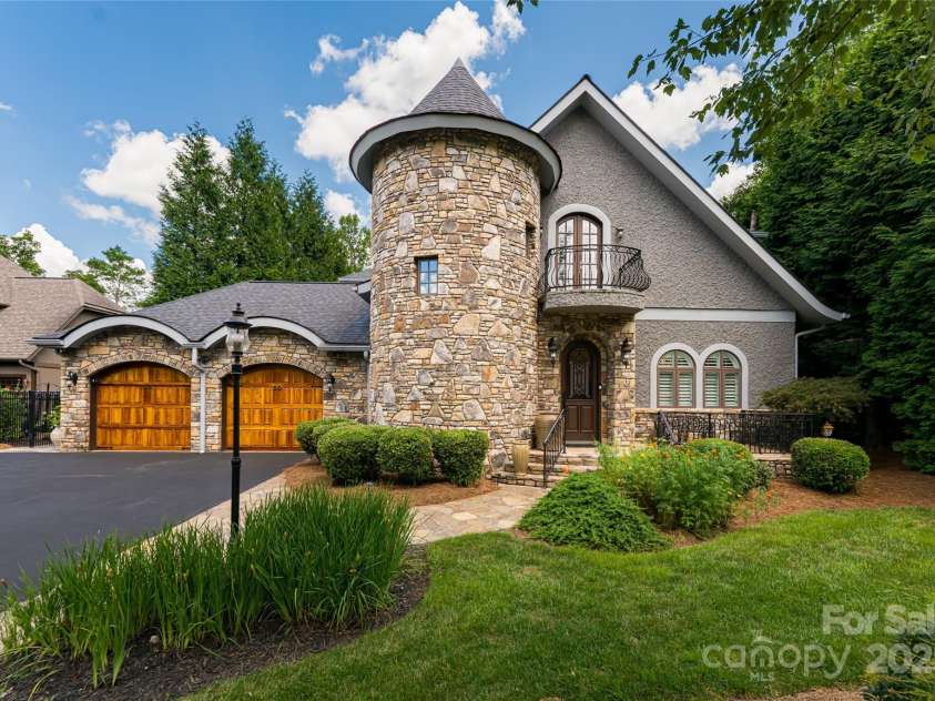 1006 Coves Pheasant Court, Biltmore Lake, NC 28715.  MLS# CAR4286227, YatesRealty ID 30128. 