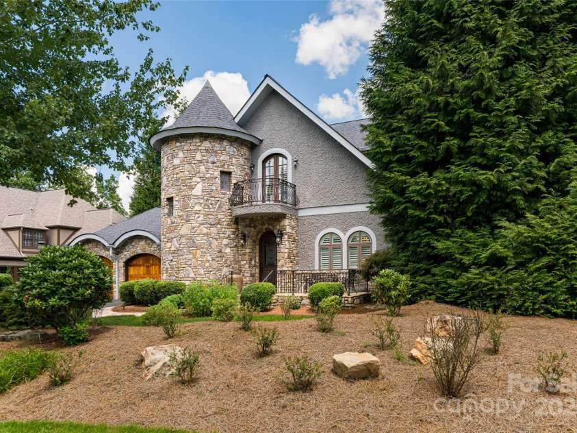 1006 Coves Pheasant Court, Biltmore Lake, NC 28715.  MLS# CAR4286227, YatesRealty ID 30128. 