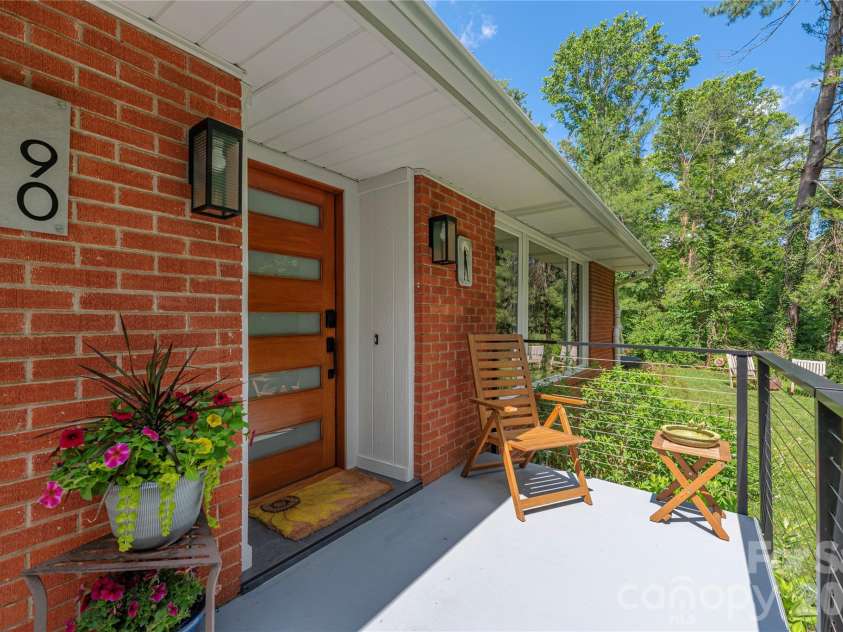 90 Bell Road, Asheville, NC 28805.  MLS# CAR4391079, YatesRealty ID 30128. 