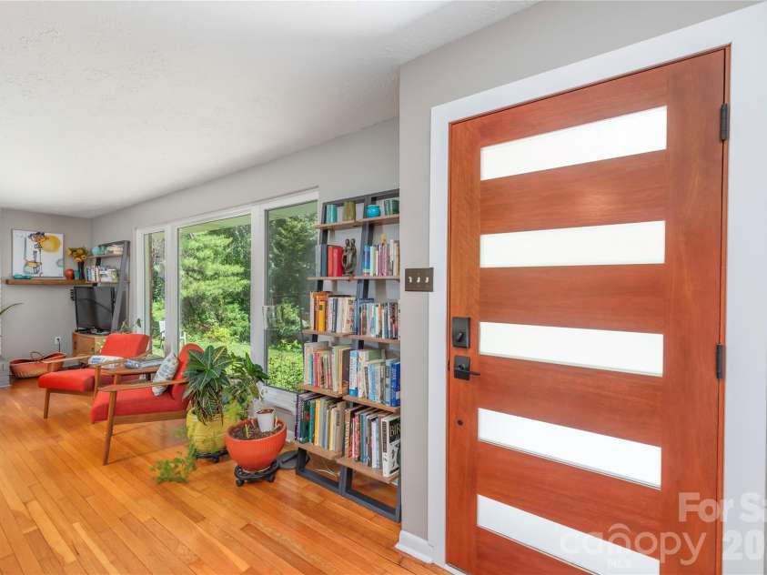 90 Bell Road, Asheville, NC 28805.  MLS# CAR4391079, YatesRealty ID 30128. 