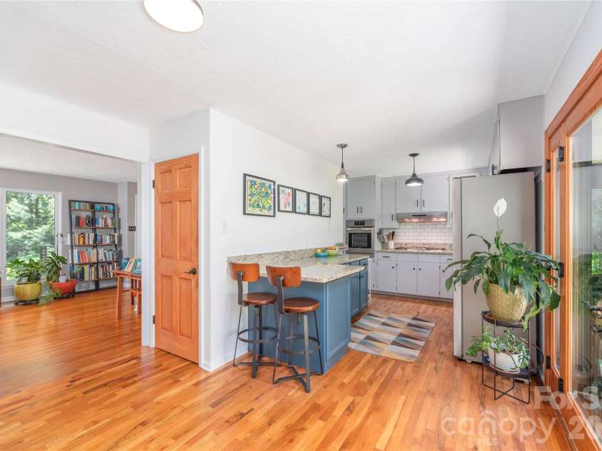 90 Bell Road, Asheville, NC 28805.  MLS# CAR4391079, YatesRealty ID 30128. 