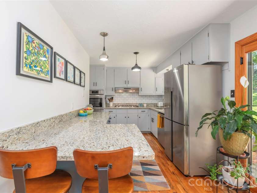 90 Bell Road, Asheville, NC 28805.  MLS# CAR4391079, YatesRealty ID 30128. 