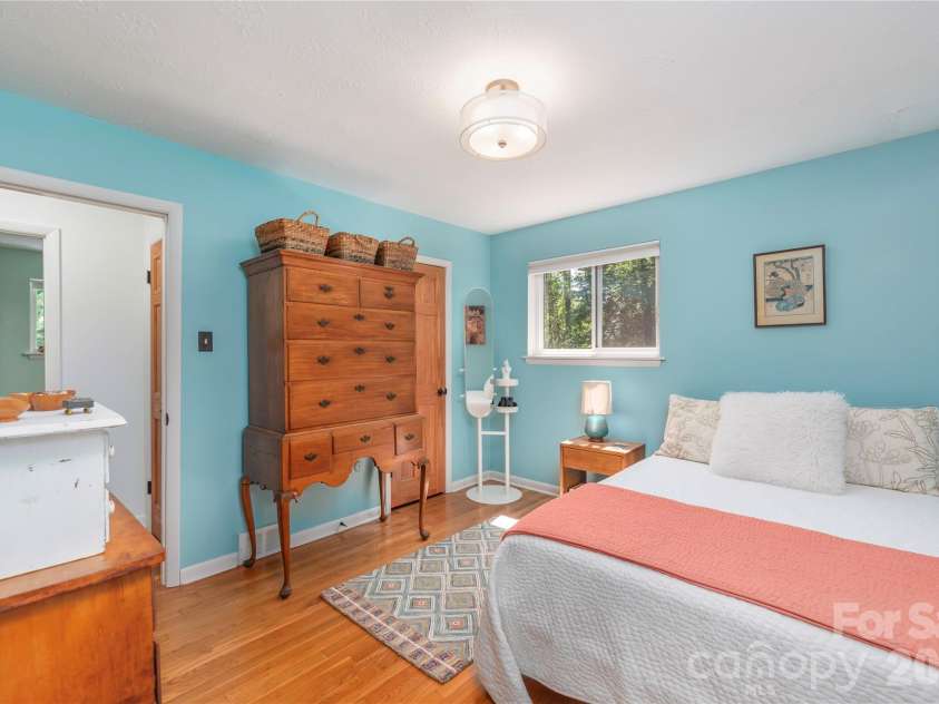 90 Bell Road, Asheville, NC 28805.  MLS# CAR4391079, YatesRealty ID 30128. 