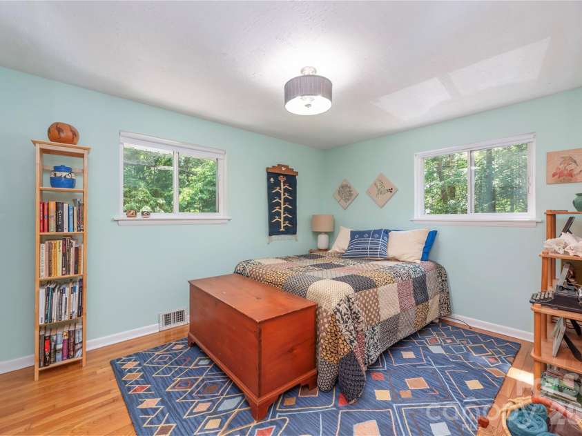 90 Bell Road, Asheville, NC 28805.  MLS# CAR4391079, YatesRealty ID 30128. 