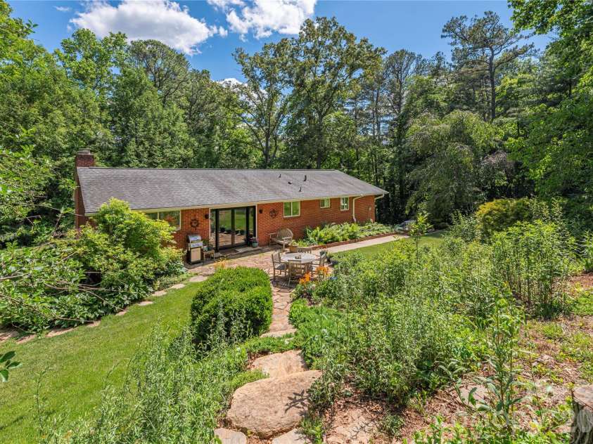 90 Bell Road, Asheville, NC 28805.  MLS# CAR4391079, YatesRealty ID 30128. 