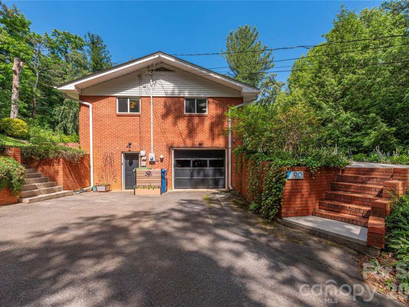 90 Bell Road, Asheville, NC 28805.  MLS# CAR4391079, YatesRealty ID 30128. 