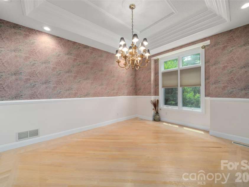 136 Rumbling Bald Road, Lake Lure, NC 28746.  MLS# CAR4393328, YatesRealty ID 30129. Dining room