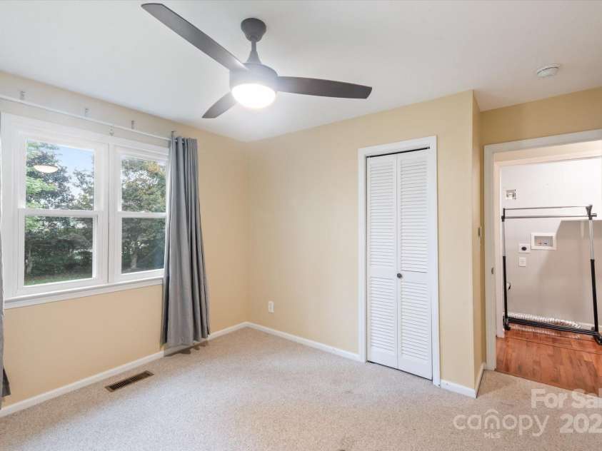 196 Broadview Circle, Brevard, NC 28712.  MLS# CAR4303235, YatesRealty ID 3013. 