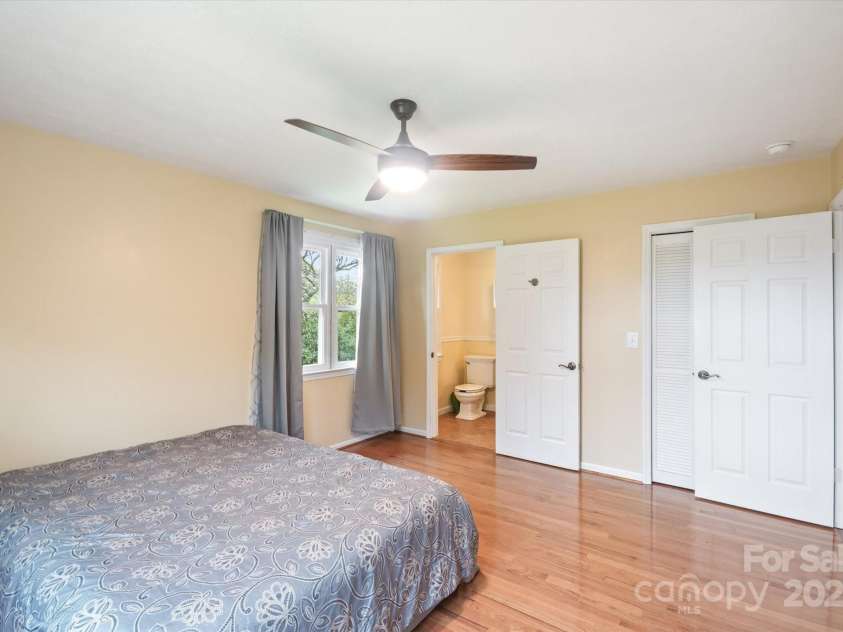 196 Broadview Circle, Brevard, NC 28712.  MLS# CAR4303235, YatesRealty ID 3013. 