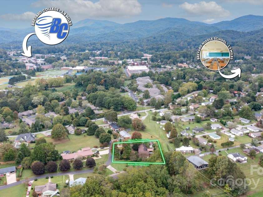 196 Broadview Circle, Brevard, NC 28712.  MLS# CAR4303235, YatesRealty ID 3013. 