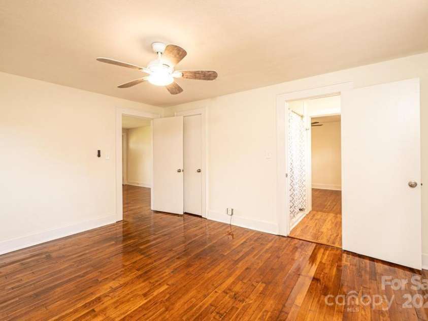 1993 Moss Farm Road, Hickory, NC 28602.  MLS# CAR4235327, YatesRealty ID 3013. 