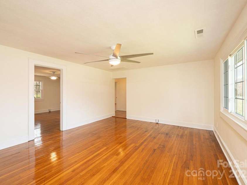 1993 Moss Farm Road, Hickory, NC 28602.  MLS# CAR4332488, YatesRealty ID 3013. 