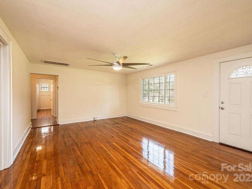 1993 Moss Farm Road, Hickory, NC 28602.  MLS# CAR4332488, YatesRealty ID 3013. 