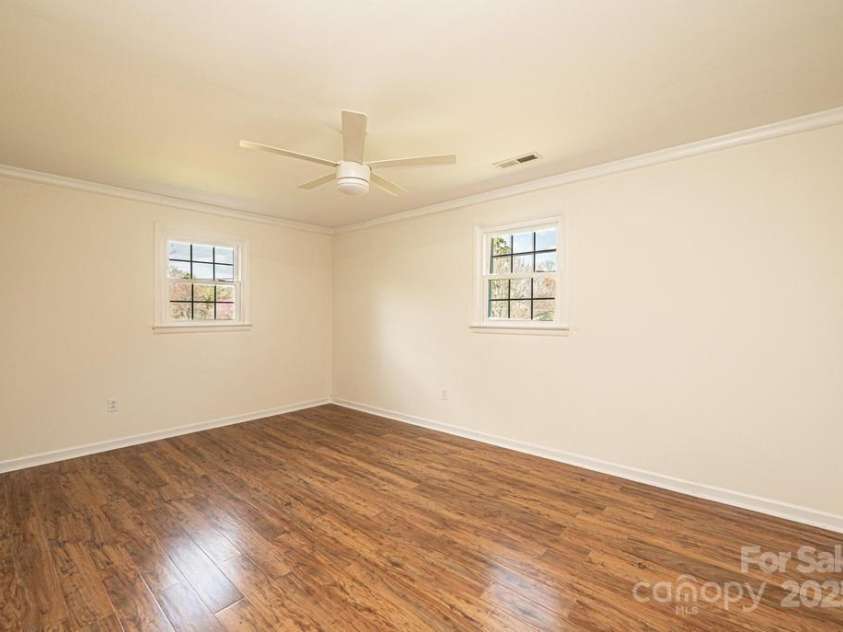 1993 Moss Farm Road, Hickory, NC 28602.  MLS# CAR4332488, YatesRealty ID 3013. 