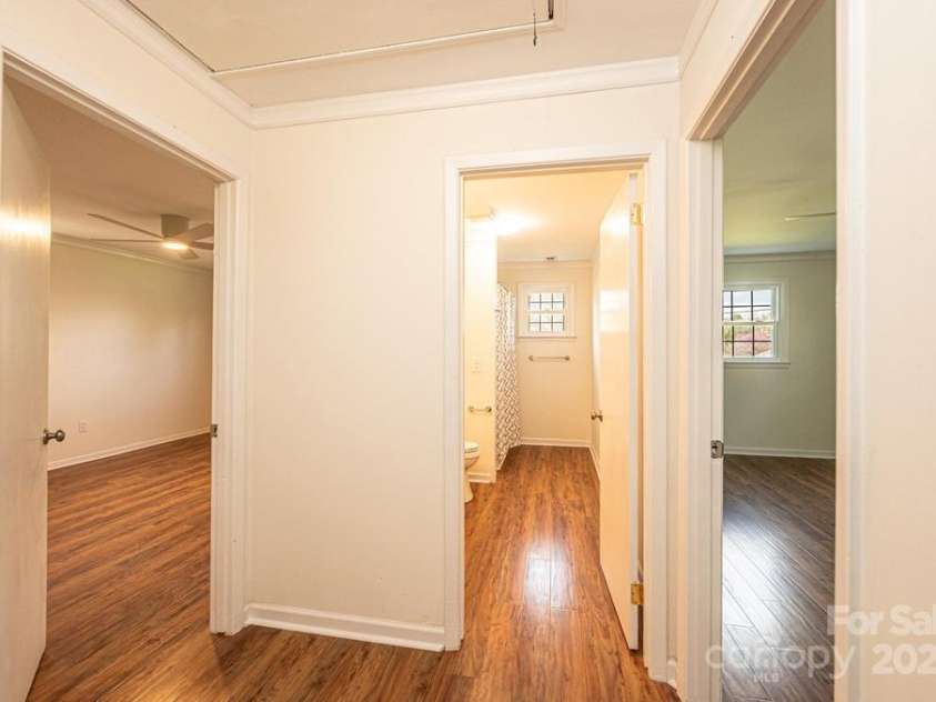 1993 Moss Farm Road, Hickory, NC 28602.  MLS# CAR4332488, YatesRealty ID 3013. 